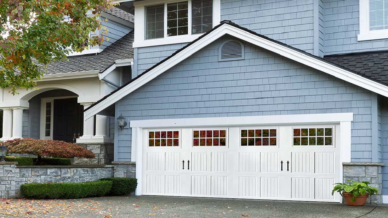 Enhancing Outdoor Appeal: Garage Door Replacement for Upgrading Your Home’s Exterior
